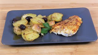 Kabeljaufilet mit Kartoffeln im Backofenleckeres Portugiesisches FischrezeptBacalhau à portuguesa [upl. by Chandos]