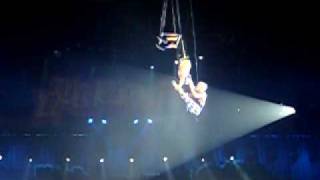 Pink Live Singing Sober London O2 Arena Sat 2nd May 2009 Trapeze Funhouse Tour Aerial [upl. by Borek531]