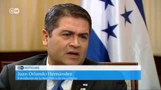 Entrevista con el Presidente de Honduras [upl. by Haleehs13]