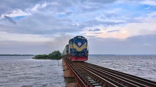 Nilsagar Express passing through Dilpashar Boujan Rail Bridge at Chalan Beel  Bangladesh Railway [upl. by Ingunna615]