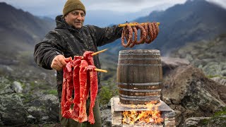 ¡Jugosas y Ahumadas Salchichas Caseras en Barril de Madera [upl. by Adnahsar]