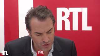 Jean Dujardin incarne un soldat français dans quotMonuments Menquot le dernier film de George Clooney [upl. by Ayardna513]