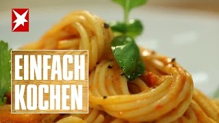 So gelingt die beste Pasta mit Tomatensoße [upl. by Emeline]