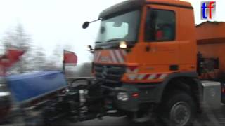 Mercedes Actros Snow Plow action on road  Schneepflug B14 08012010 [upl. by Nired]