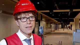 Flughafen BER Rundgang über den Pannenflughafen 2017  SPIEGEL TV [upl. by Aniarrol]