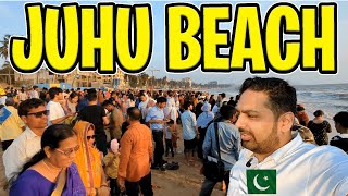 Pakistani visiting Juhu Chowpatty Beach Mumbai  Mumbai Street Food  Indian food [upl. by Einoj543]