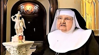 The Holy Rosary The Joyful Mysteries led by Mother Angelica to pray on Mondays and Saturdays [upl. by Gilbertine907]