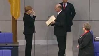 Vereidigung der Bundeskanzlerin Angela Merkel im Bundestag am 22112005 [upl. by Nagud468]