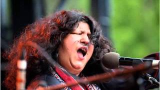 Abida Parveen  Sunn Baat  Kalam Hazrat Sachal Sarmast Sardar janwmv [upl. by Milla]