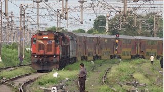 Superb Clash Of Madgaon Double Decker AC Express amp Pune Pragati Express At Curvatious Diva Jn [upl. by Erma]