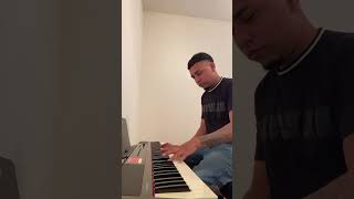 Kilómetros sin bandera piano cover intro🎹🎵🎶🎼 best music love piano sinbandera [upl. by Nasaj945]