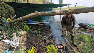 Construir uma Cama Rústica na Floresta para o acampamento [upl. by Brouwer]