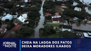 Cheia na Lagoa dos Patos causa evacuações no sul do RS  Jornal da Noite [upl. by Nahte]