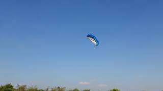 Sport Zone 25M Parafoil Kite Landing and Self Relaunching [upl. by Assirrem]