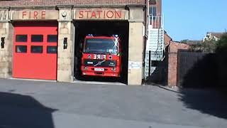 Oxfordshire Fire amp Rescue Service Thame WrLVreg Volvo Turnout June 2007 [upl. by Kristopher]