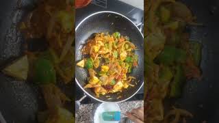 पनीर शिमला मिर्च की सब्जी। shimla mirch aur paneer ki sabji kaise banaen viralshort [upl. by Caiaphas]