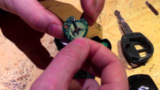 Replace Suzuki SX4i Key CR2025 Battery Replacement [upl. by O'Conner]