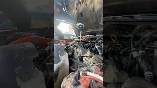 Head gasket bolts tightening with torque wrench on a Jeep XJ 25td vm motori engine [upl. by Eenahc]