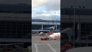 Tug Jet2Holidays Boeing737 Airport action tugbirminghamairport bhx [upl. by Atahs905]