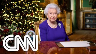 Muitos querem apenas um abraço no Natal deste ano diz rainha Elizabeth  CNN 306º [upl. by Nyrhtak767]