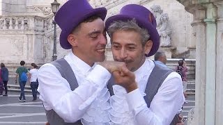 Roma celebra su primera boda gay [upl. by Tiebold969]