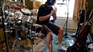 Live loop pedal jam by one man band Elliott Cheng [upl. by Cleasta429]