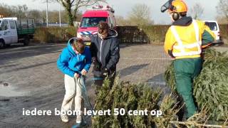 Kerstbomen inzamelen voor een Legogebouw [upl. by Laehcar527]