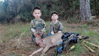 CROSSBOW DEER HUNTING with the Boys Florida [upl. by Ahsinnor]