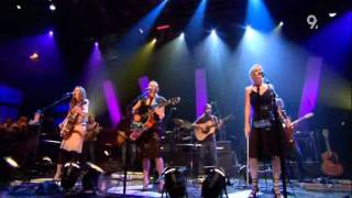 Dixie Chicks  The Long Way Around Live Jools Holland 2006 [upl. by Hctim]