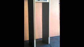 EGampG ASTROPHYSICS SENTRIE HS4W SECURITY COURT AIRPORT METAL DETECTOR [upl. by Veradi]