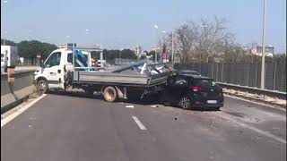 Bari Statale 100 incidente alle porte di Bari [upl. by Quenna]