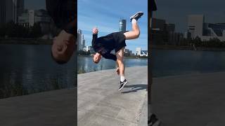 УЧИМСЯ ФРИСБИ 💪🏼🤩 БОКОВОЕ САЛЬТО pkfr nikifilini parkour freerunning [upl. by Tychon]