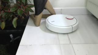 Xiaomi Mi Robot Vacuum Cleaner Mijia [upl. by Eyllom111]