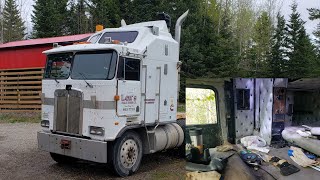 Kenworth Aerodyne K100E VIT interior clean up after a decade of neglect CAN IT BE SAVED [upl. by Patsis979]