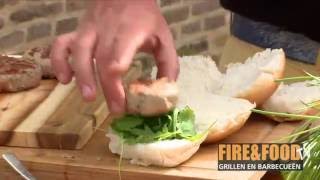 Gegrilde tonijnburger met limoenmayonaise  FireampFood TV [upl. by Llewen]