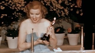 Vivien Leigh Wins Best Actress 1952 Oscars [upl. by Weinstock411]