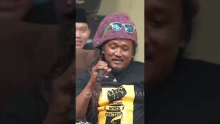 Den basito penyanyi reggae den basito nyayi gajah kupu nyeni banget gus iqdam [upl. by Bartlett456]