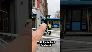 Trikk kjørte inn i Eplehuset 🙏 foryou oslo norway trikk tram triks train [upl. by Itnahsa190]