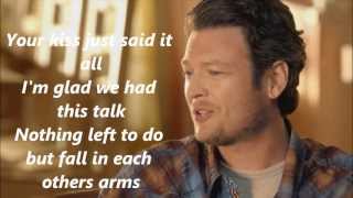 Blake Shelton Honey Bee with Lyrics [upl. by Tasia]