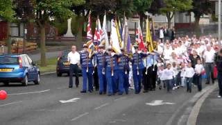 Is this the biggest flute band ever to walk in Northern Ireland [upl. by Ssalguod152]