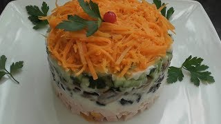 Новогодний салат из копчёной курицы с черносливом и грибами с оригинальным названием «Обжорка» [upl. by Lynnet430]