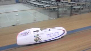 Christian Fenioux  Velomobile sur vélodrome Roubaix [upl. by Nidia604]