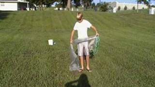 HOW TO THROW A CAST NET 8 FOOT [upl. by Ennis]