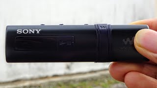 Stylish MP3 Player SONY Walkman NWZB183F Review [upl. by Nosak483]