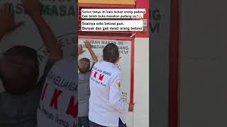 Serius tanya  Masakan Padang harus orang Padang ya nasipadang funnyvideo [upl. by Januarius157]