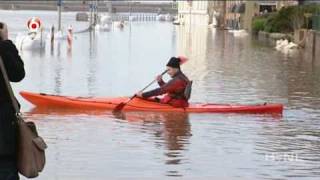 Deventer Wellekade Hoogwater 2011  SBS 6 SBS6 Uitzending over Wassende Water [upl. by Gussie337]