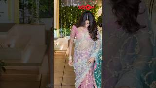 Janhvi Kapoor FIXES her saree before posing for paps 😍 janhvikapoor shorts [upl. by Ronica]