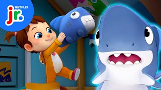 Sharkdog Rescues Squishy Fishy 🐟🦈 Sharkdog  Netflix Jr [upl. by Adnilrev965]