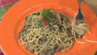 Spaghetti en Salsa de ChampiñónReceta [upl. by Thorndike]