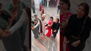 Bratiyo ka dance dekh kr gori darwaja nhi kholegi wedding groom dineshprajapati [upl. by Fauman]